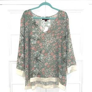 NWT SWEET PEA BY STACY FRATI SHEER GREEN FLORAL PRINT TOP, SIZE 1X